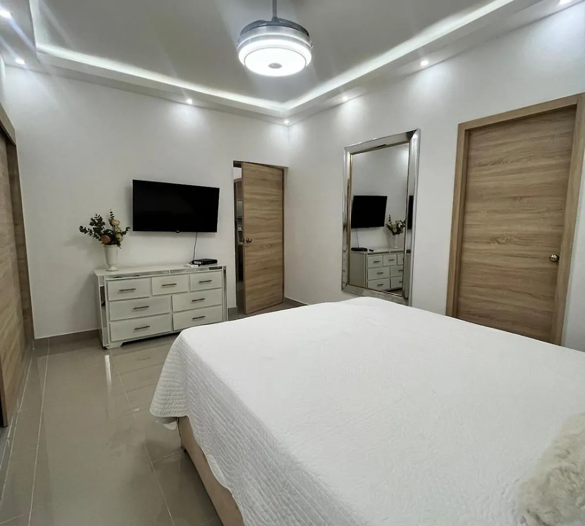 Modern 2-Bedroom Apartment Near The Airport Saint-Domingue